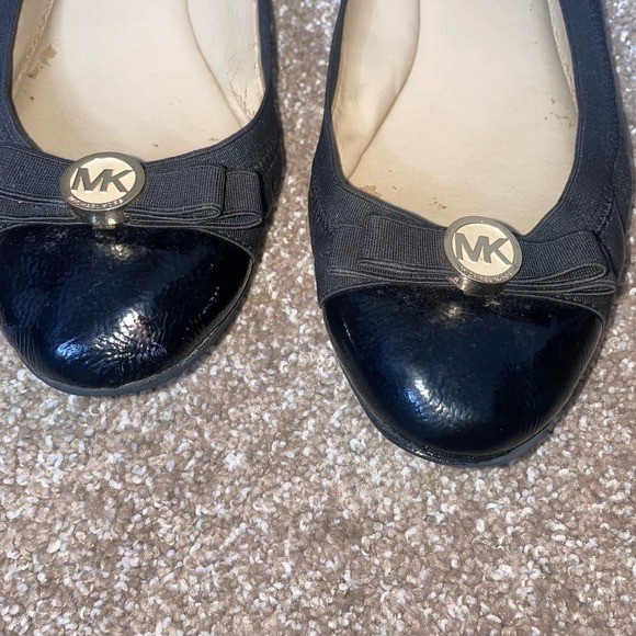 Michael Kors Dixie Black Leather Ballet Flats black cap toe bow SZ 8.5 - Picture 2 of 8